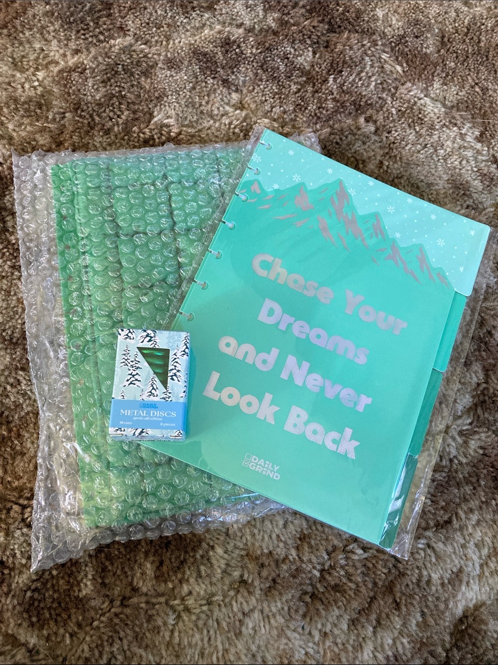 Daily Grind Apres-Ski Green Quilted Planner Cover, metal disks, and Dividers